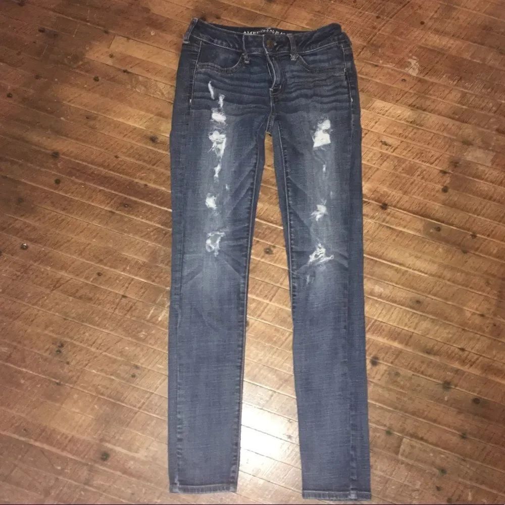 AEO distressed super stretchy jeggings size 4